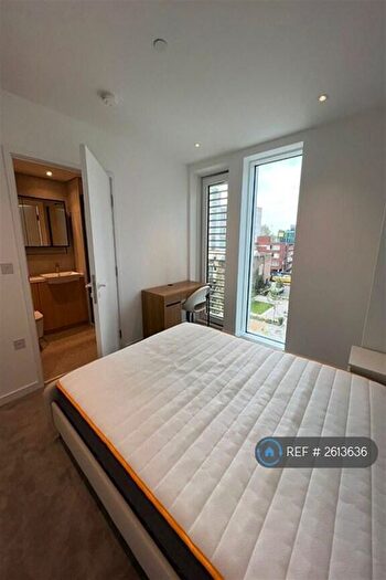 2 Bedroom Flat To Rent In Bouchon Point, Cendal Crescent, E1