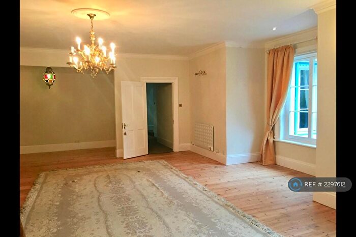2 Bedroom Flat To Rent In Alderbourne Manor, Gerrards Cross, SL9