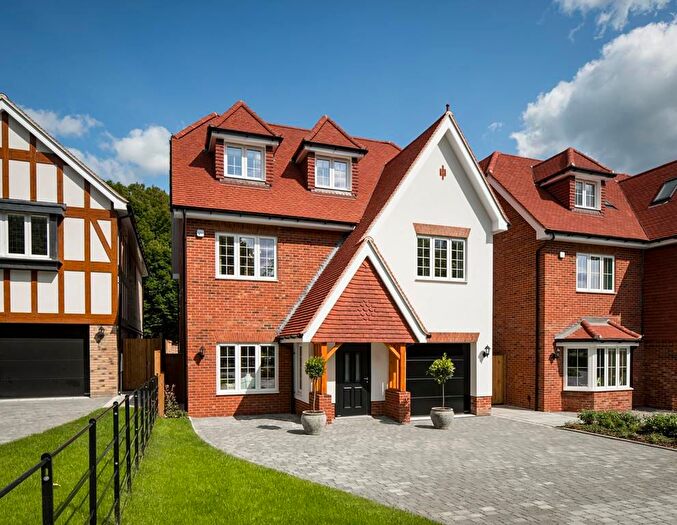 4 Bedroom Detached House For Sale In Hall Lane, Upminster, RM14