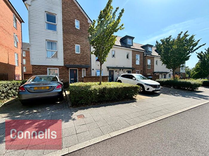 3 Bedroom House To Rent In Clay Vale, RH12