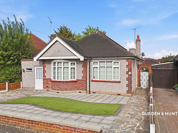 3 Bedroom Detached Bungalow For Sale In Rushmere Avenue, Upminster, RM14