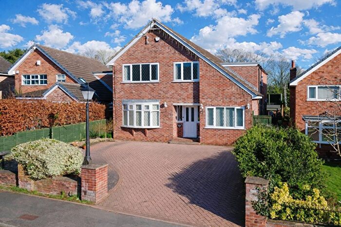 4 Bedroom Detached House For Sale In Hoyle Court Road, Baildon, Shipley, West Yorkshire, BD17