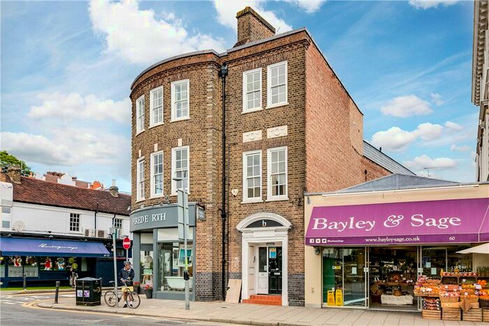 2 Bedroom Flat To Rent In High Street Wimbledon, London, SW19