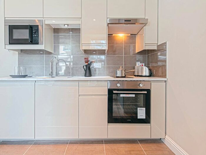 1 Bedroom Apartment To Rent In Apt, Eagle House #, M3