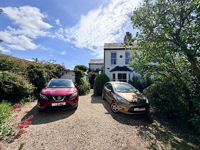 3 Bedroom Semi-Detached House For Sale In Berghers Hill - Gorgeous Character Property, HP10