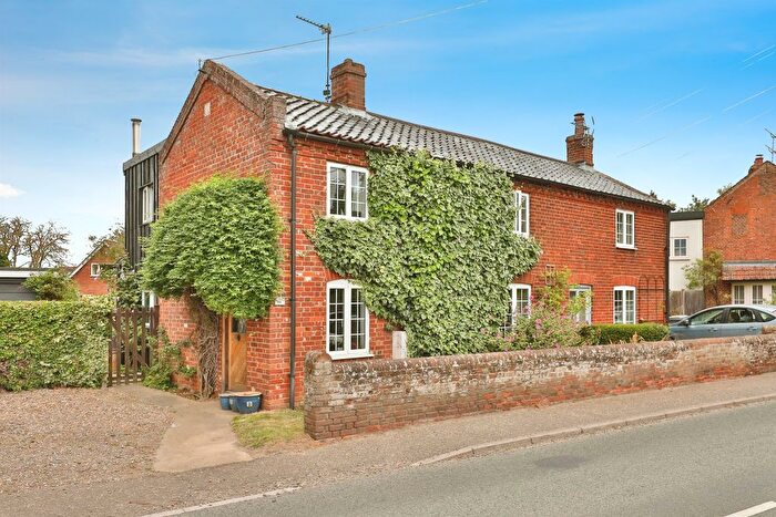 4 Bedroom Semi-Detached House For Sale In The Street, South Walsham, Norwich, NR13