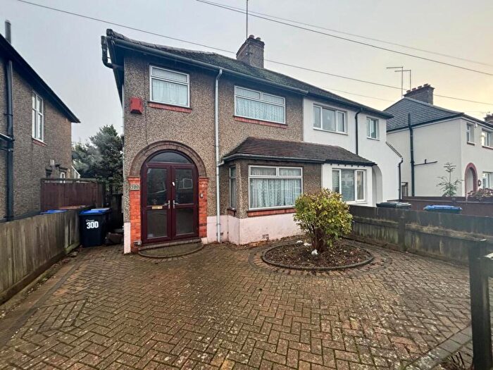 3 Bedroom Semi Detached House For Sale In Birchfield Road East, Abington, Northampton, NN3