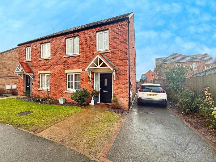 3 Bedroom Semi-Detached House For Sale In Kingfisher Way, Ollerton, Newark, NG22