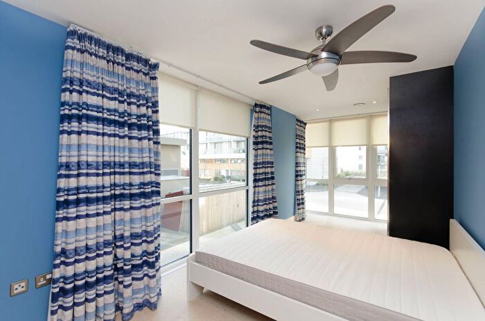 3 Bedroom Maisonette To Rent In Dowells Street, Greenwich, London, SE10