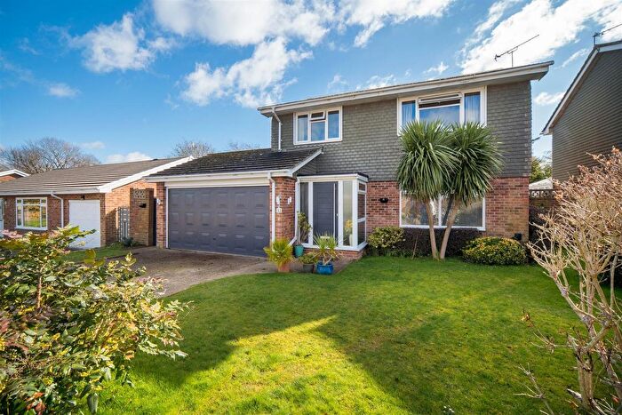 4 Bedroom Detached House To Rent In Bembridge, Isle Of Wight, PO35