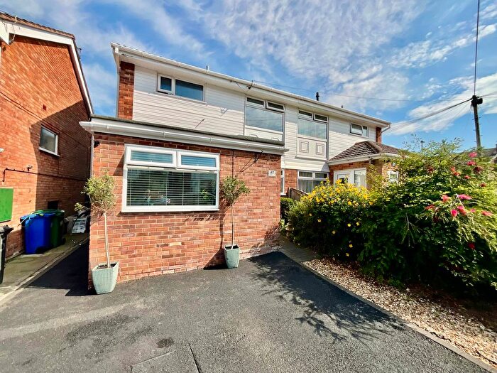 3 Bedroom Semi-Detached House For Sale In Grosvenor Road, Widnes, WA8