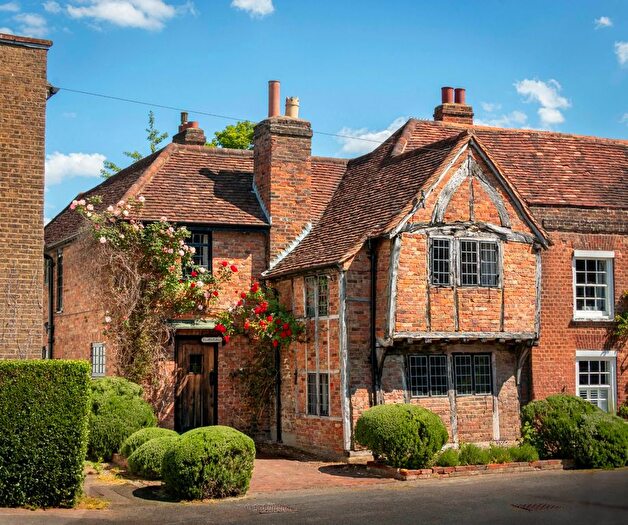 4 Bedroom End Of Terrace House For Sale In Village Road, Denham Village, Bucks, UB9