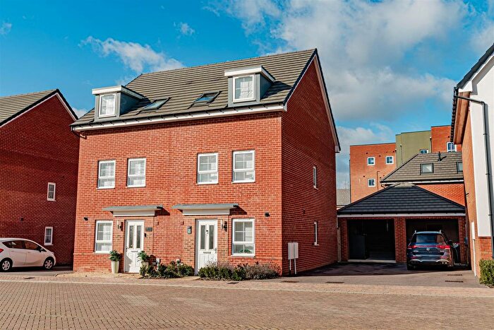 3 Bedroom Semi Detached House For Sale In Nutwood Avenue, Broad Oak, Canterbury, CT2