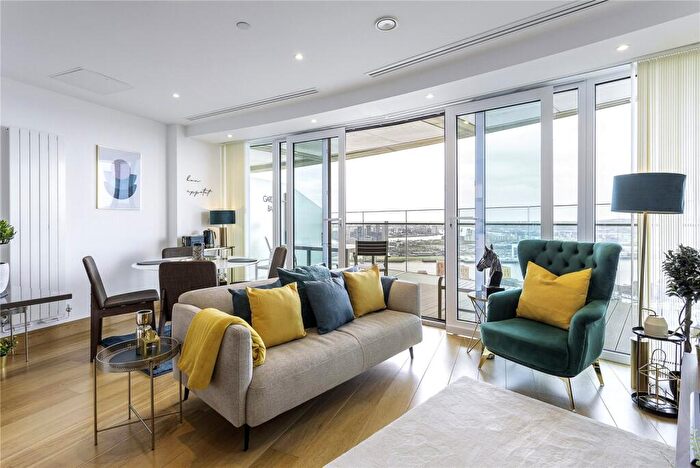 2 Bedroom Apartment To Rent In Arena Tower, Crossharbour Plaza, Canary Wharf, London, E14
