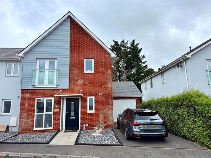 3 Bedroom Semi-Detached House For Sale In Cornflower Crescent, Polegate, East Sussex, BN26
