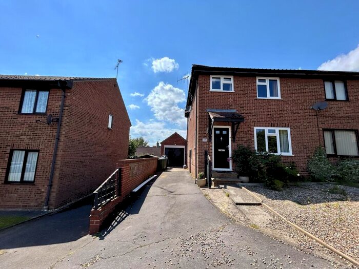 3 Bedroom Semi-Detached House To Rent In De Vere Close, Framlingham, IP13
