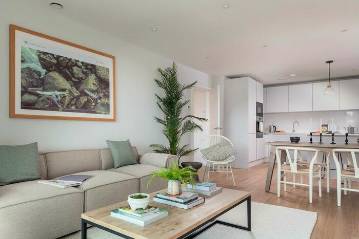 2 Bedroom Flat To Rent In Cliff Road, Falmouth, TR11