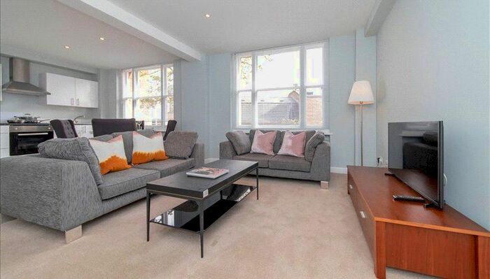 1 Bedroom Flat To Rent In Hill Street, London, W1J