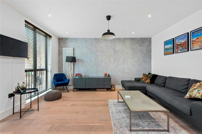 1 Bedroom Flat To Rent In Squirries Street, London, E2