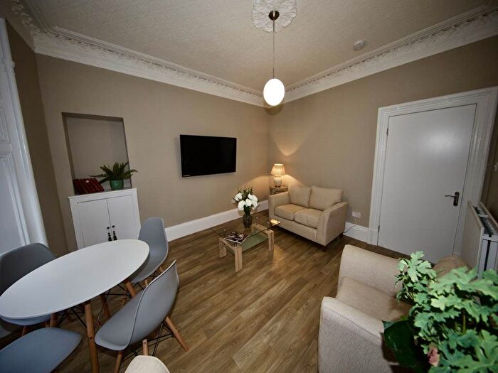 2 Bedroom Flat To Rent In Baldovan Terrace, Dundee, DD4