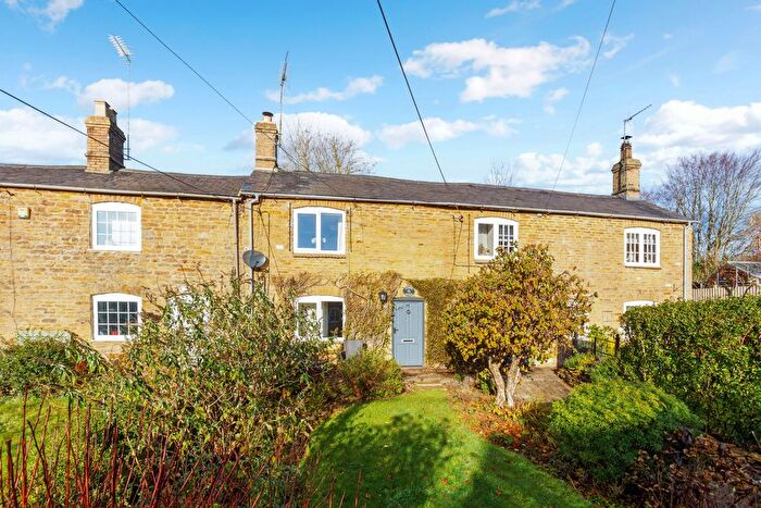 2 Bedroom Terraced House For Sale In High Street, Croughton, NN13