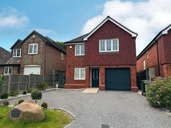 4 Bedroom Detached House To Rent In Stonefield Road, Naphill, HP14