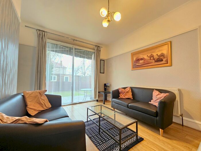 1 Bedroom Flat To Rent In Imperial Drive, Harrow, HA2