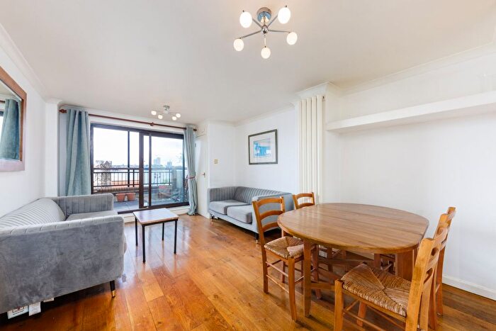 2 Bedroom Flat For Sale In Free Trade Wharf, The Highway, London, E1W