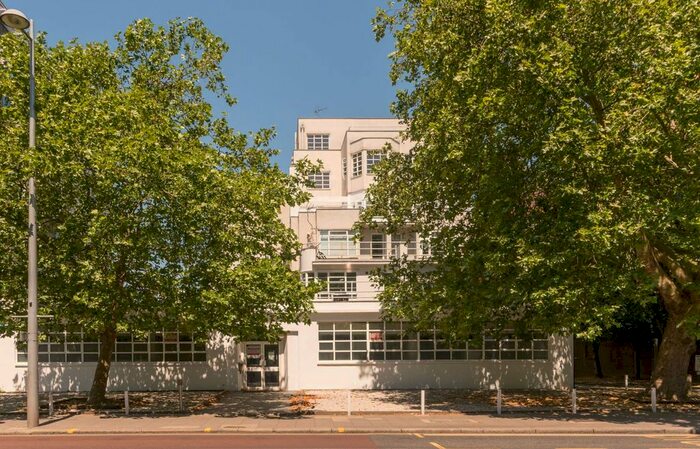 2 Bedroom Flat To Rent In Uxbridge Road, Ealing Broadway, London, W5