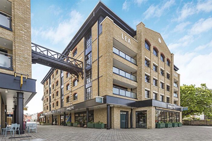 2 Bedroom Flat For Sale In Bircherley Green, Hertford, SG14