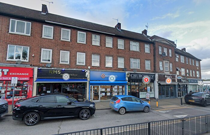 3 Bedroom Flat To Rent In Clockhouse Lane, Romford, RM5