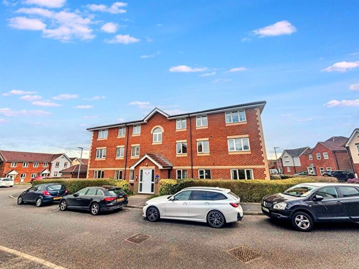 2 Bedroom Flat To Rent In Broad Oak Close, Eastbourne, BN23