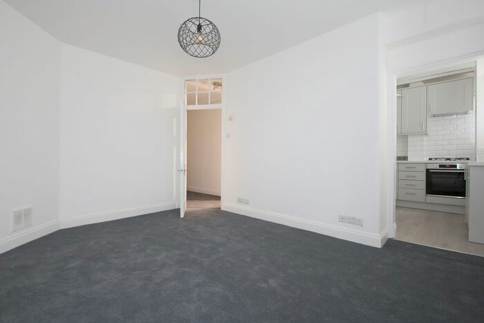 1 Bedroom Flat To Rent In Sandwich Street, London, WC1H