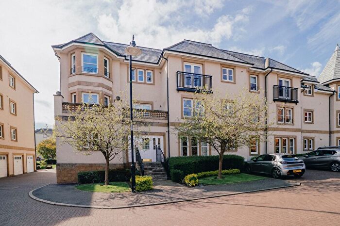 2 Bedroom Flat For Sale In Rattray Drive, Edinburgh, EH10