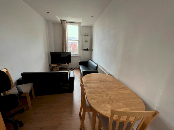 5 Bedroom Flat To Rent In Clarendon Road, Leeds, LS2