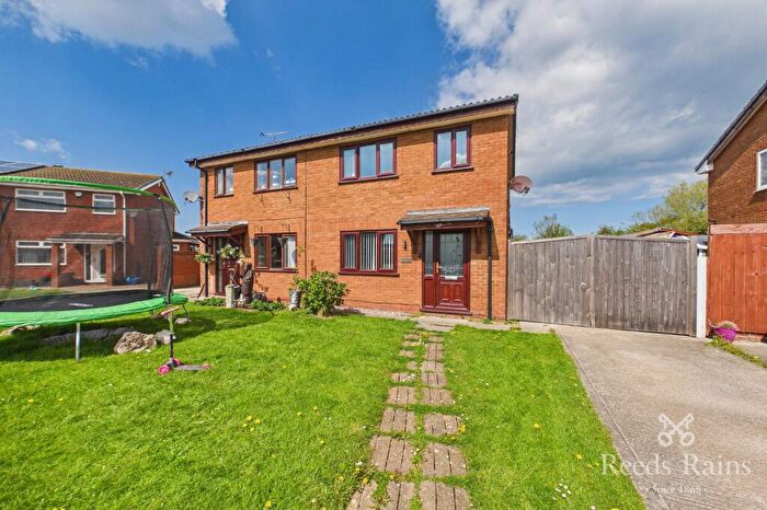 3 Bedroom Semi Detached House For Sale In Bryn Elian Grove, Kinmel Bay, Conwy, LL18