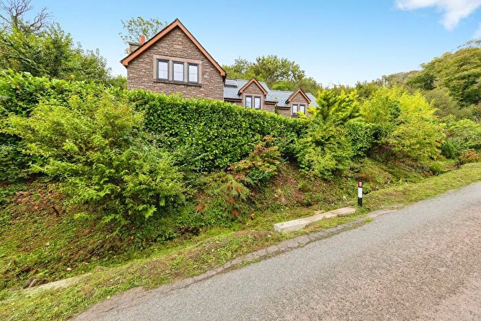 4 Bedroom Detached House For Sale In Broadlay, Ferryside, SA17