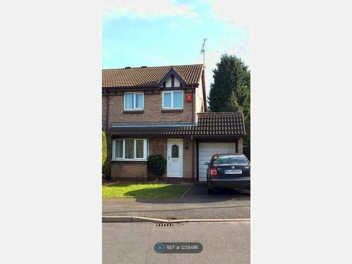 3 Bedroom Semi-Detached House To Rent In Trafford Gardens, Nottingham NG8