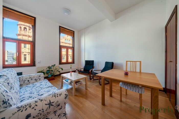 2 Bedroom Flat To Rent In Upper Street, London, N1