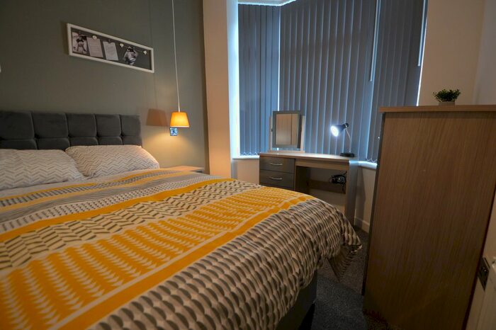 4 Bedroom Terraced House To Rent In Esher Street, Middlesbrough TS1