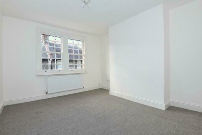 2 Bedroom Flat To Rent In Worth Grove, Walworth Village, London, SE17