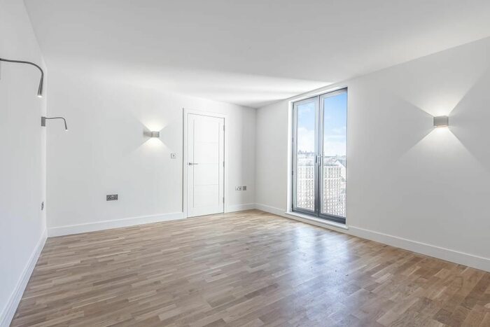 2 Bedroom Flat To Rent In The Grand, Banbury, Oxfordshire, OX16