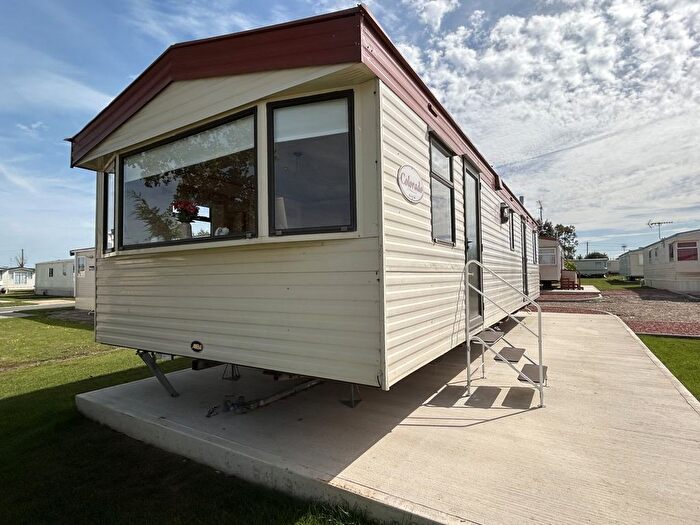 3 Bedroom Mobile/park Home For Sale In East End Road, Bradwell-On-Sea, Southminster, CM0