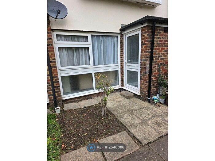1 Bedroom Maisonette To Rent In Ashcroft, London, N14