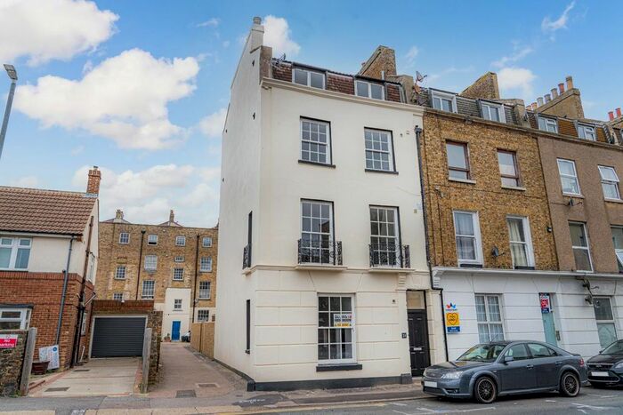 1 Bedroom Flat To Rent In Avenue Road, Herne Bay, CT6