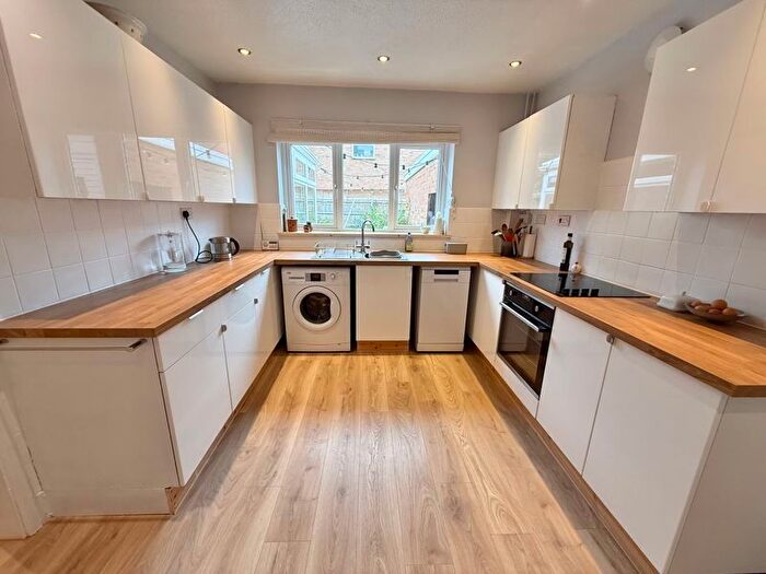 4 Bedroom Detached House For Sale In Rushendon Furlong, Pitstone, LU7