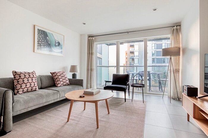 2 Bedroom Flat To Rent In Dance Square, Clerkenwell, EC1V