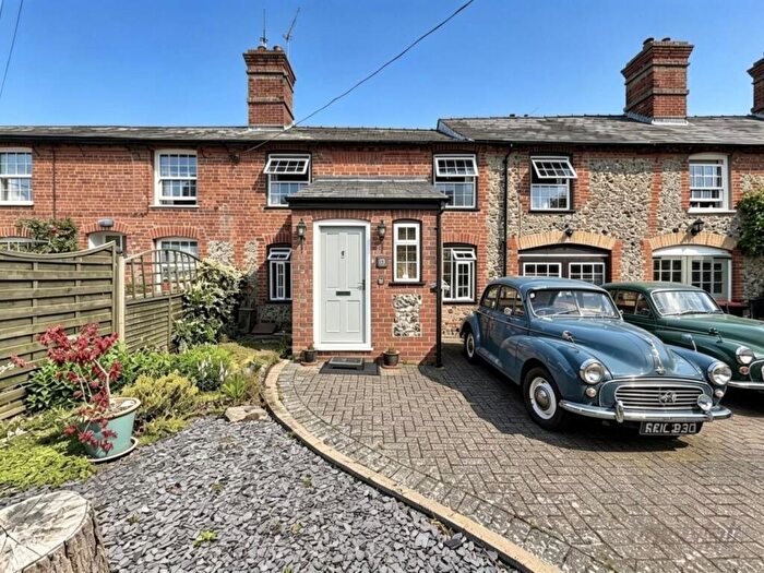 4 Bedroom Cottage For Sale In Malting Cottages, Sturmer, Haverhill, CB9
