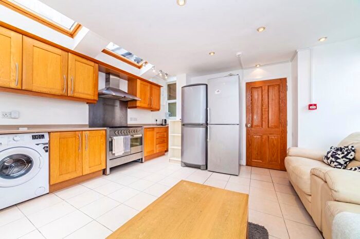 6 Bedroom Terraced House To Rent In Margravine Road, Hammersmith, W6