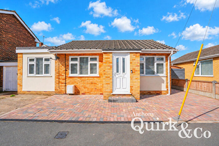 3 Bedroom Bungalow For Sale In Lappmark Road, Canvey Island, SS8